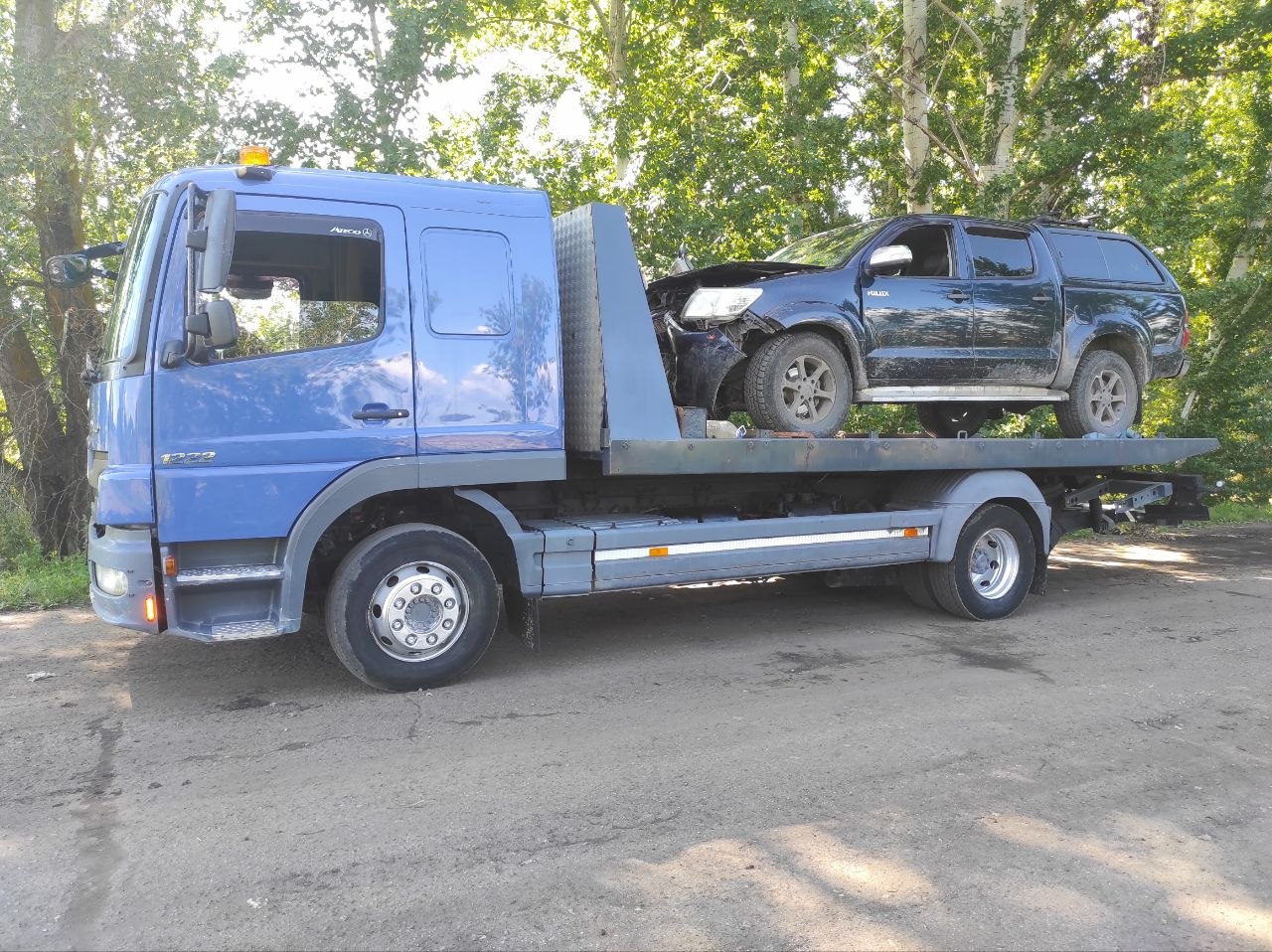 Отзыв об эвакуаторе в Ульяновске — водитель крепит ремни ночью